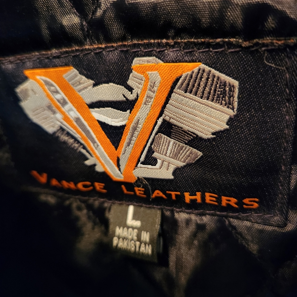 Leather jacket - Picture 3 of 5